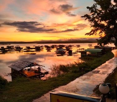 Wang Sam Mo House | Pet-Friendly Retreat at บ้านเคียงน้ำ, วังสามหมอ อุดรธานี