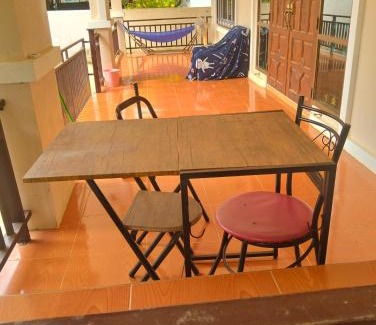 Tha Sut House | บ้านสวนสบายใจโฮมสเตย์ ใกล้มหาวิทยาลัยแม่ฟ้าหลวง ห่างเมือง 20 กม ห่างถนน 2 กม