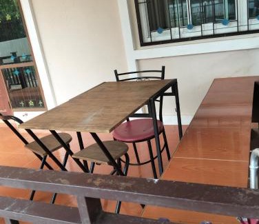 Tha Sut House | บ้านสวนสบายใจโฮมสเตย์ ใกล้มหาวิทยาลัยแม่ฟ้าหลวง ห่างเมือง 20 กม ห่างถนน 2 กม