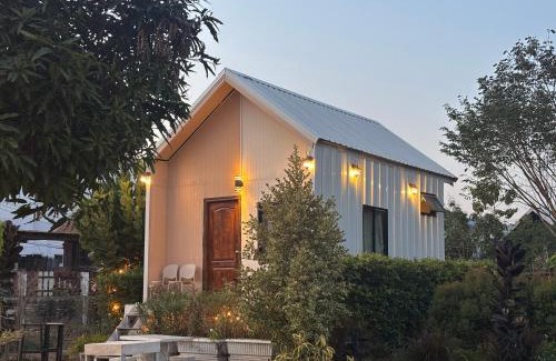 Chiang Khan Cabin | Ocean Garden Home: Rated 10/10, Family & Pet Friendly