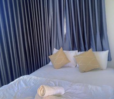 Chiang Khan Bed & Breakfast | Enchanting บ้านสายน้ำ วิลล่า with Pool & Child-Friendly Perks