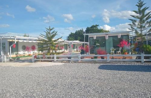 Chiang Khan Bed & Breakfast | Enchanting บ้านสายน้ำ วิลล่า with Pool & Child-Friendly Perks