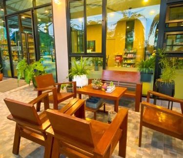 Ratchaburi Hotel | Experience Comfort at บ้านสุขใจ สามใบเถา with Accessibility