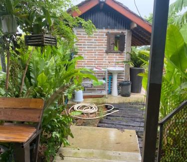 Khao Suan Kwang Boat Rental | Discover บ้านอัญชัน: Guest Rated 10/10 & Pet Friendly Stay