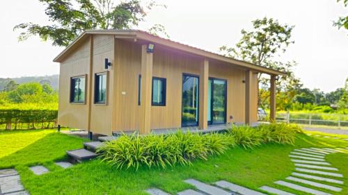 Ongkharak House | บ้านเขาล้อมนครนายก Baan Khao Lom