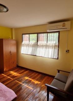 Thung Yai House | Inviting Home Stay at บ้านเขียมเลียบคลอง for Families & Pets