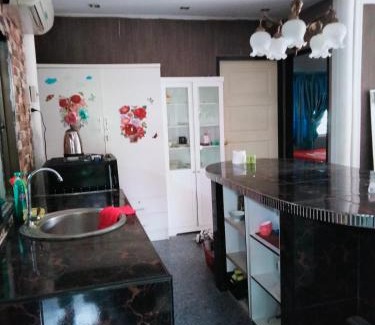 Chaloem Phra Kiat Apartment | Child-Friendly Retreat at บ้านเช่า - Your Perfect Getaway