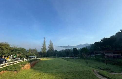 Suan Phueng House | บ้านเนินเขา รีสอร์ท&แคมป์ปิ้ง