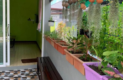 Sichon House | Family-Friendly Stay at บ้านเพชรอาวุธโฮมสเตย์