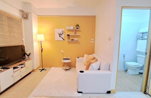 Nong Chom Apartment | Family-Friendly Retreat at บ้านเอื้ออาทรสันผีเสื้อ
