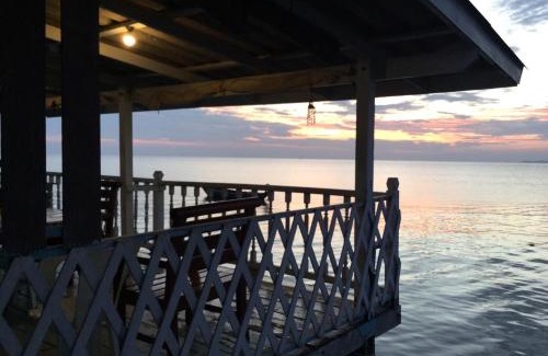 Mae Pim House | Pet-Friendly Escape at บ้านในทะเล (Baan Nai Talay) - 8.3/10