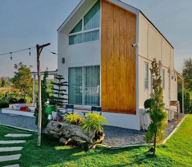 Wang Nam Khiao House | Family-Friendly Escape at บ้านไร่ฟ้าสวย House