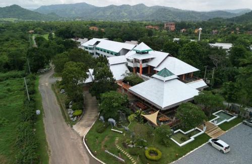 Phaya Yen Hotel | Relax at Parntel KhaoYai: Poolside Bliss Awaits You