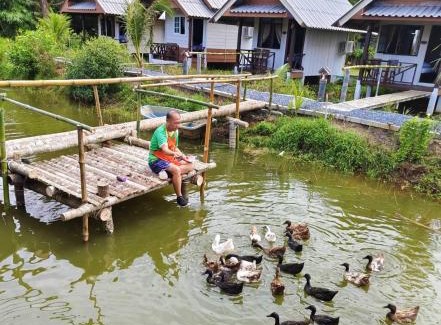 Takua Pa House | Discover ปารมีฟาร์มสเตย์: Family-Friendly Retreat Awaits