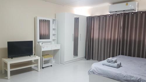 Ban Mai Apartment | Budget-Friendly Stay at ป๊อปปูล่า คอนโด เมืองทองธานี