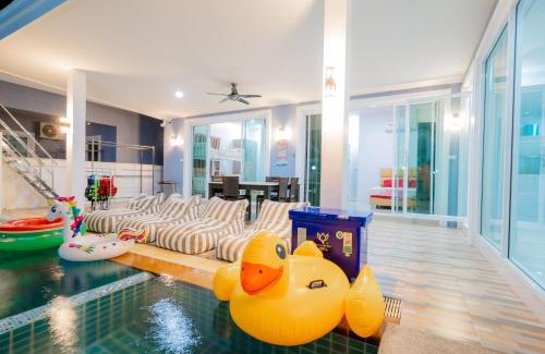 Cha-am Villa | Experience Ploy Poolvilla Cha-am with Oceanfront Amenities