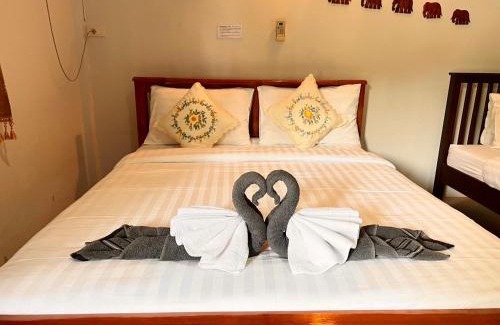 Khlong Thom Resort | Family-Friendly Getaway at พิณทอง รีสอร์ท - Rated 8.7/10