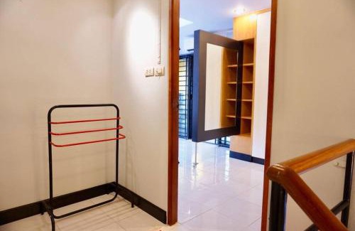 Kho Hong House | Family-Friendly Retreat at P'Da House for Your Getaway