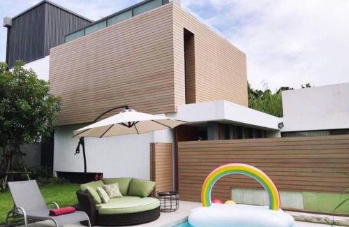 Bang Na Villa | Relaxing Pool Villa in Bangkok with Pet-Friendly Amenities