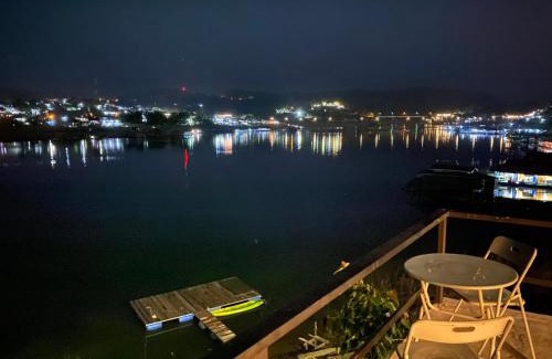 Sangkhla Buri Hotel | Explore ฟอเกตมีนอต: Pet-Friendly Retreat in Sangkhla Buri
