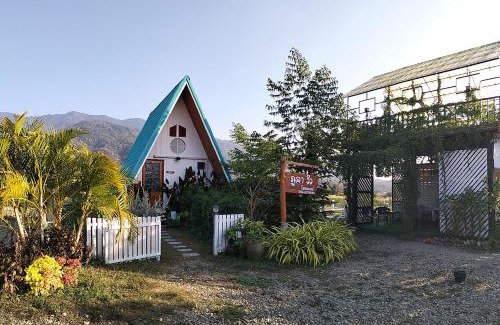 Pua House | Relax at Phu Kha View Homestay with Family-Friendly Dining