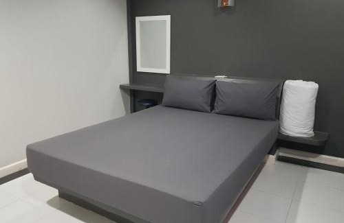 Bang Saphan Hotel | Family-Friendly Stay at ภูรักษ์รีสอร์ท บ้านกรูด