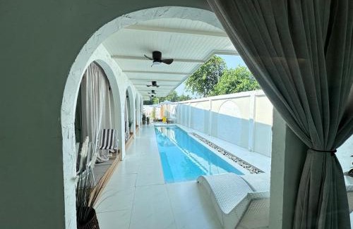 Khlong Kha Chen Hotel | Minimalist Hotel: Guest Rated 9.3 & Child Friendly Stay