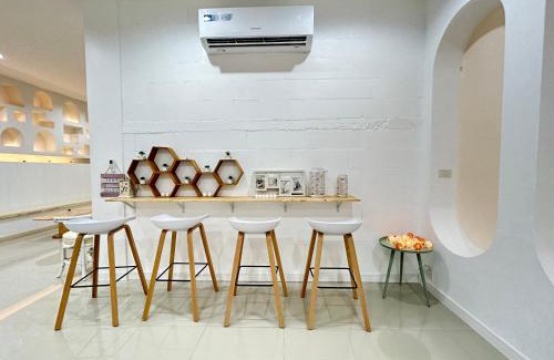 Khlong Kha Chen Hotel | Minimalist Hotel: Guest Rated 9.3 & Child Friendly Stay
