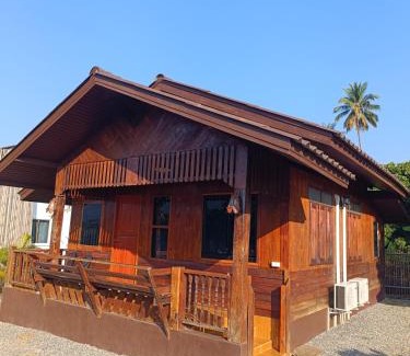 Chom Thong House | Pet-Friendly Muanjai Punsuk Homestay with Hot Tub