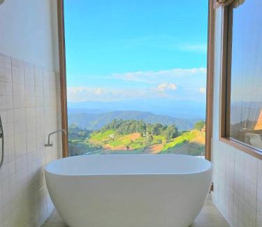 Mae Rim House | Discover Monchapaplearn: Family-Friendly Retreat in Monjam