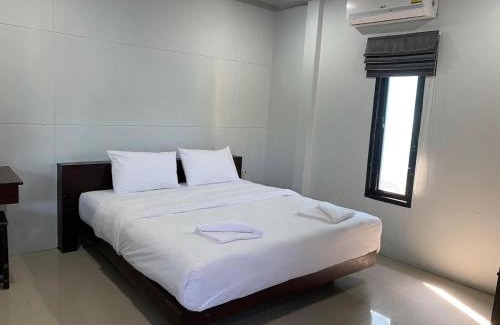 Sisaket House | Family-Friendly Retreat at ยูสีเกด รีสอร์ท with Pool