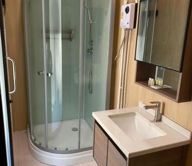 Ban Khlong Tamru Resort | Budget-Friendly Ratathara Resort with Family Amenities