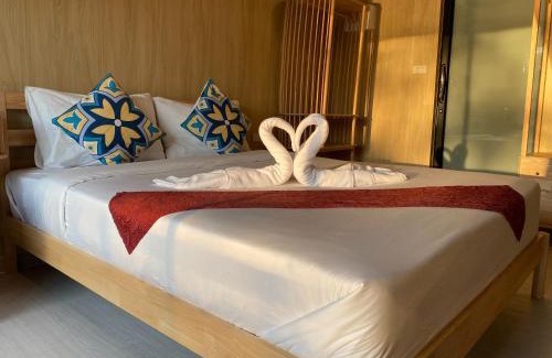 Ban Khlong Tamru Resort | Budget-Friendly Ratathara Resort with Family Amenities