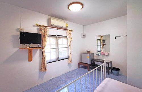 Laem Phak Bia Resort | Relax at ระเบียงทะเล รีสอร์ท with Oceanfront Views