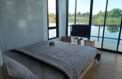 Ban Tom Ski Chalet | Relax at Rimkwan Chalay Resort with Pet-Friendly Amenities