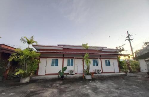 San Pong House | Explore ริมทุ่งโฮมสเตย์ with Family-Friendly Amenities