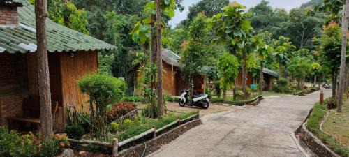 Pang Mu House | Discover Comfort at ลิ้นฟ้าแคมป์ปิ้งรีสอร์ท for Families