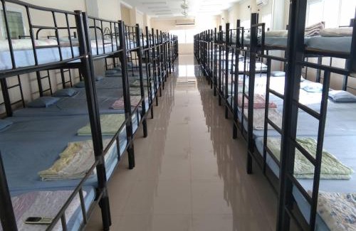 Nakhon Nayok Hotel | Discover Arm Thong Conference Center with Pool & Dining