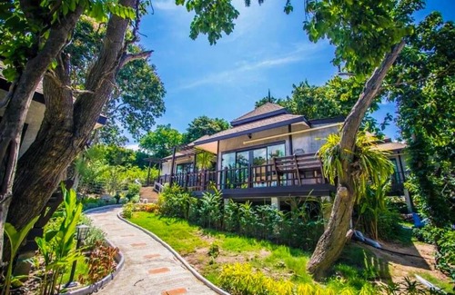 Khao Rup Chang Hotel | Discover SongkhlaKeeree Resort: 4-Star Family Getaway!