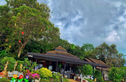 Khao Rup Chang Hotel | Discover SongkhlaKeeree Resort: 4-Star Family Getaway!