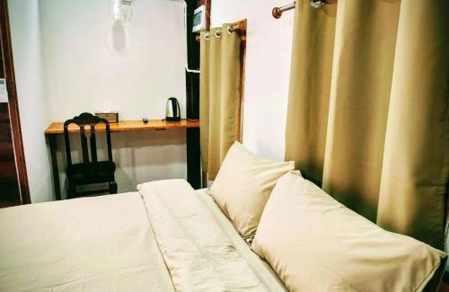 Manorom House | สบาย รีสอร์ท หางน้ำสาคร