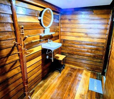 Manorom House | สบาย รีสอร์ท หางน้ำสาคร
