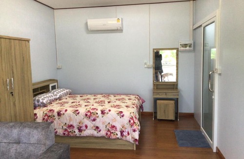 Wang Nam Yen Apartment | Family-Friendly Lotus Blossom Garden Resort Awaits You