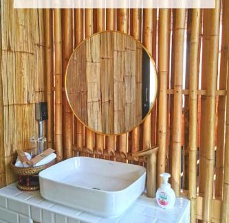 Bo Kluea Hotel | Relax at Sapan Klang Na Cafe: Family-Friendly Getaway