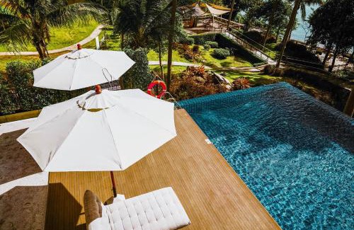 Sichon Hotel | Oceanfront Paradise at สิชลเตโซโร - A 4-Star Escape