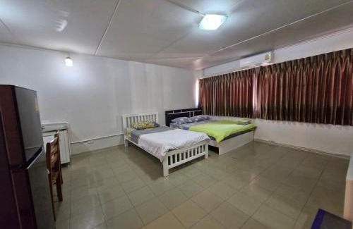 Ban Mai Apartment | Spacious Rooms at Ruensri Trang in Muang Thong Thani