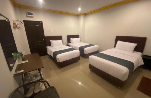 Chaiprakarn Hotel | Comfortable Stay at Anton Place with Hot Tub & Breakfast