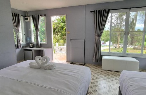 Khao Kho Other | Pet-Friendly Retreat at เขาเจ้าขา2 for Families