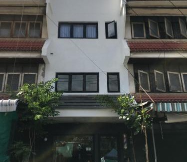 Khlong Nung House | Budget-Friendly Stay at เจริญพาณิชย์ รูมส์ - Rated 7.9/10