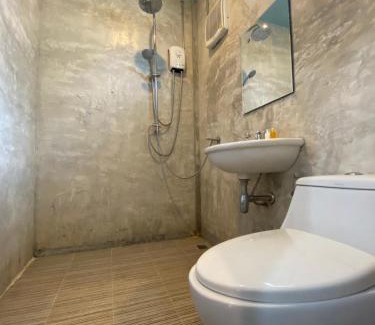 Sangkhla Buri House | Family-Friendly Stay at เชอโคว์ โฮมสเตย์ with Great Dining